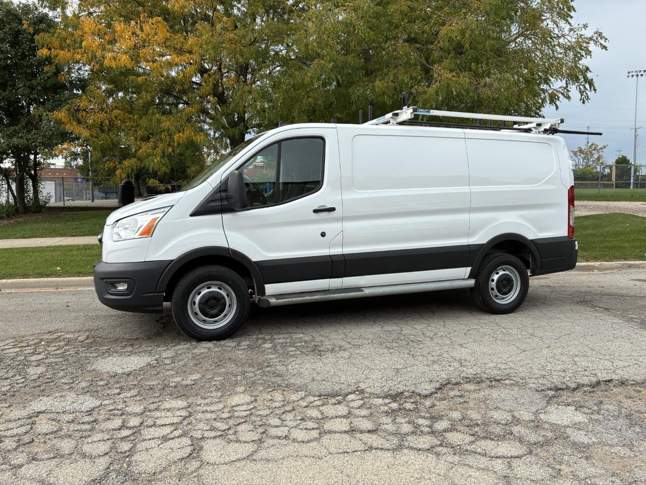 Ford Transit 250 Van Low Roof w/Sliding Pass. 130-in. WB 2021