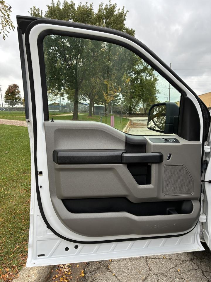 Ford F-150 XL 8-ft. Bed 2WD 2017