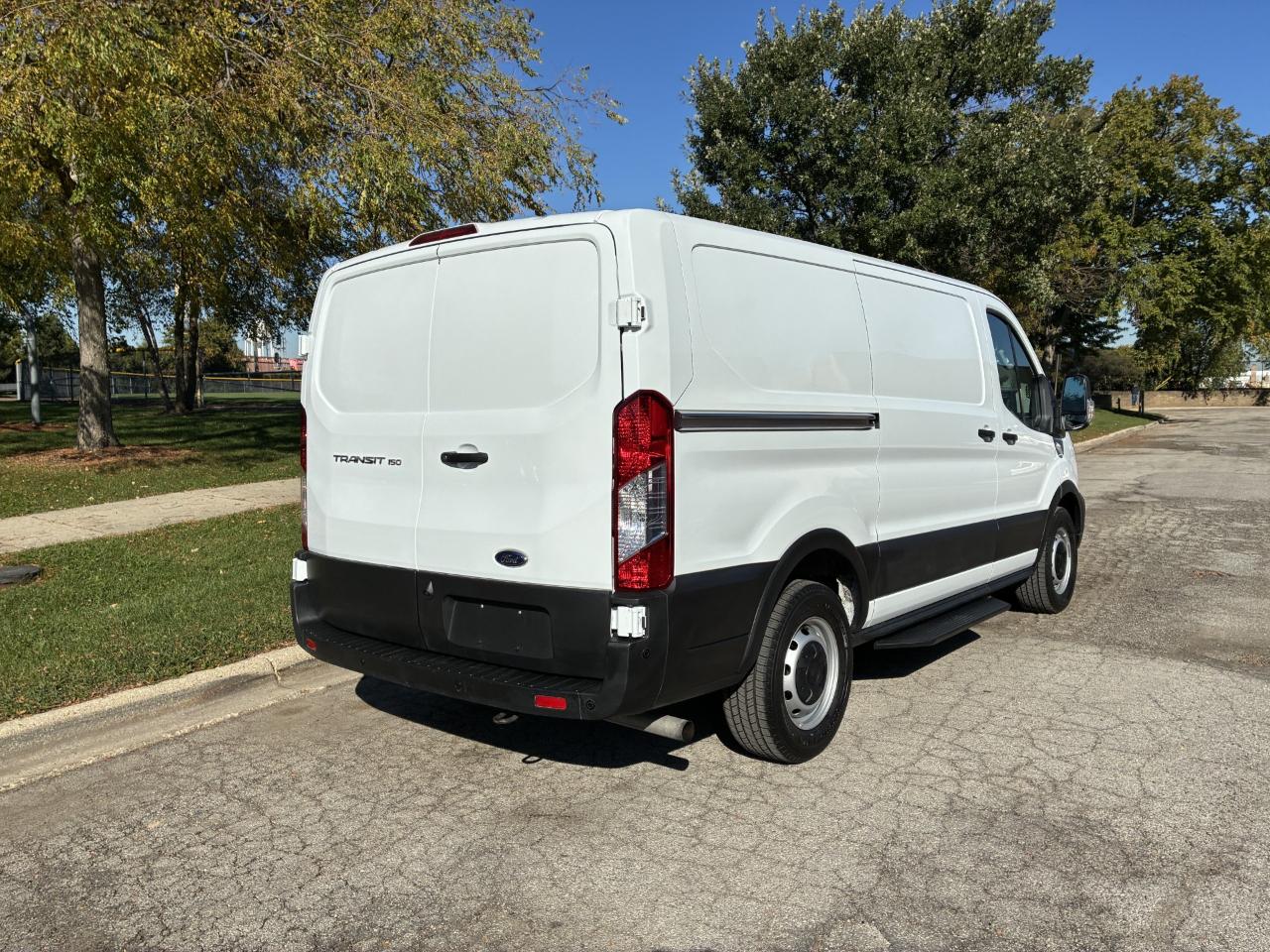 Ford Transit 150 Van Low Roof w/Sliding Pass. 130-in. WB 2020
