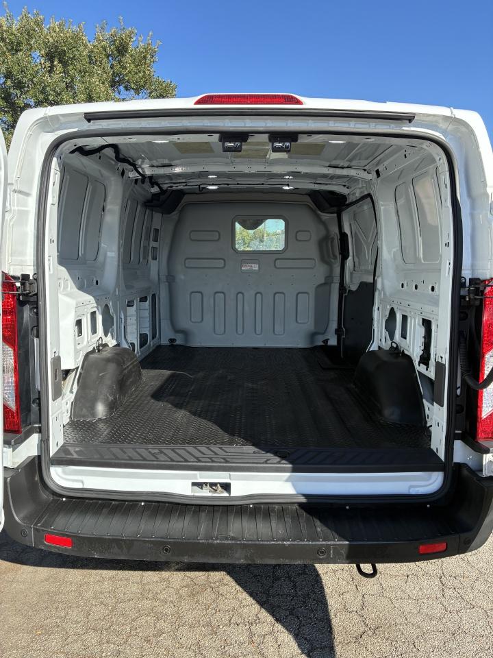 Ford Transit 150 Van Low Roof w/Sliding Pass. 130-in. WB 2020