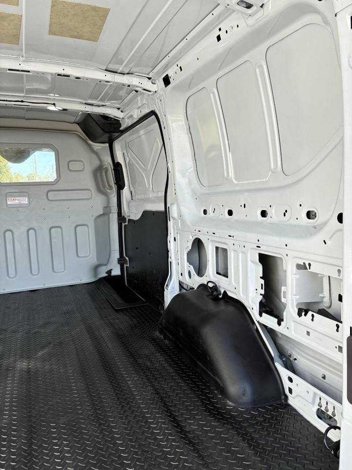 Ford Transit 150 Van Low Roof w/Sliding Pass. 130-in. WB 2020
