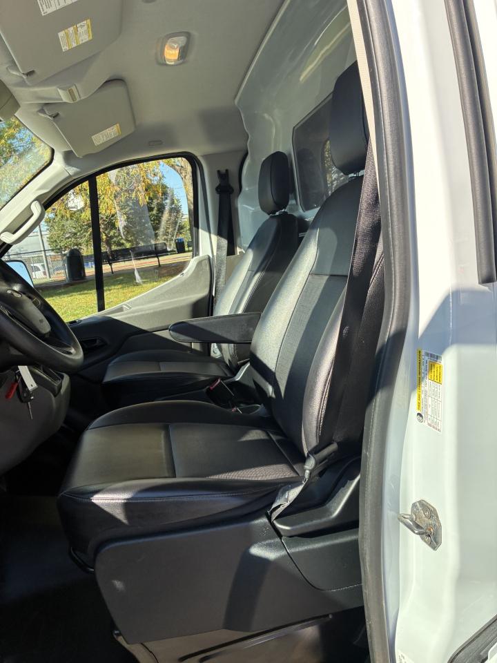 Ford Transit 150 Van Low Roof w/Sliding Pass. 130-in. WB 2020