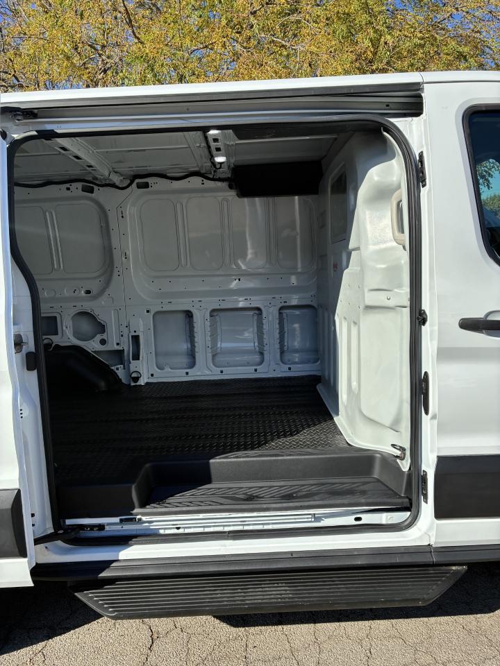 Ford Transit 150 Van Low Roof w/Sliding Pass. 130-in. WB 2020