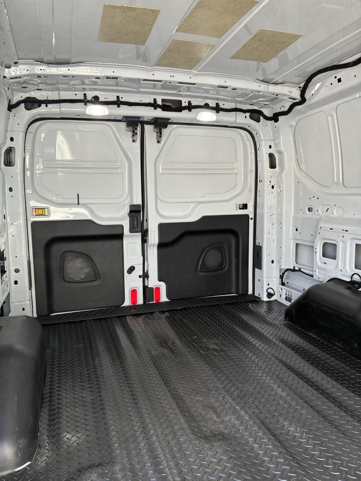 Ford Transit 150 Van Low Roof w/Sliding Pass. 130-in. WB 2020
