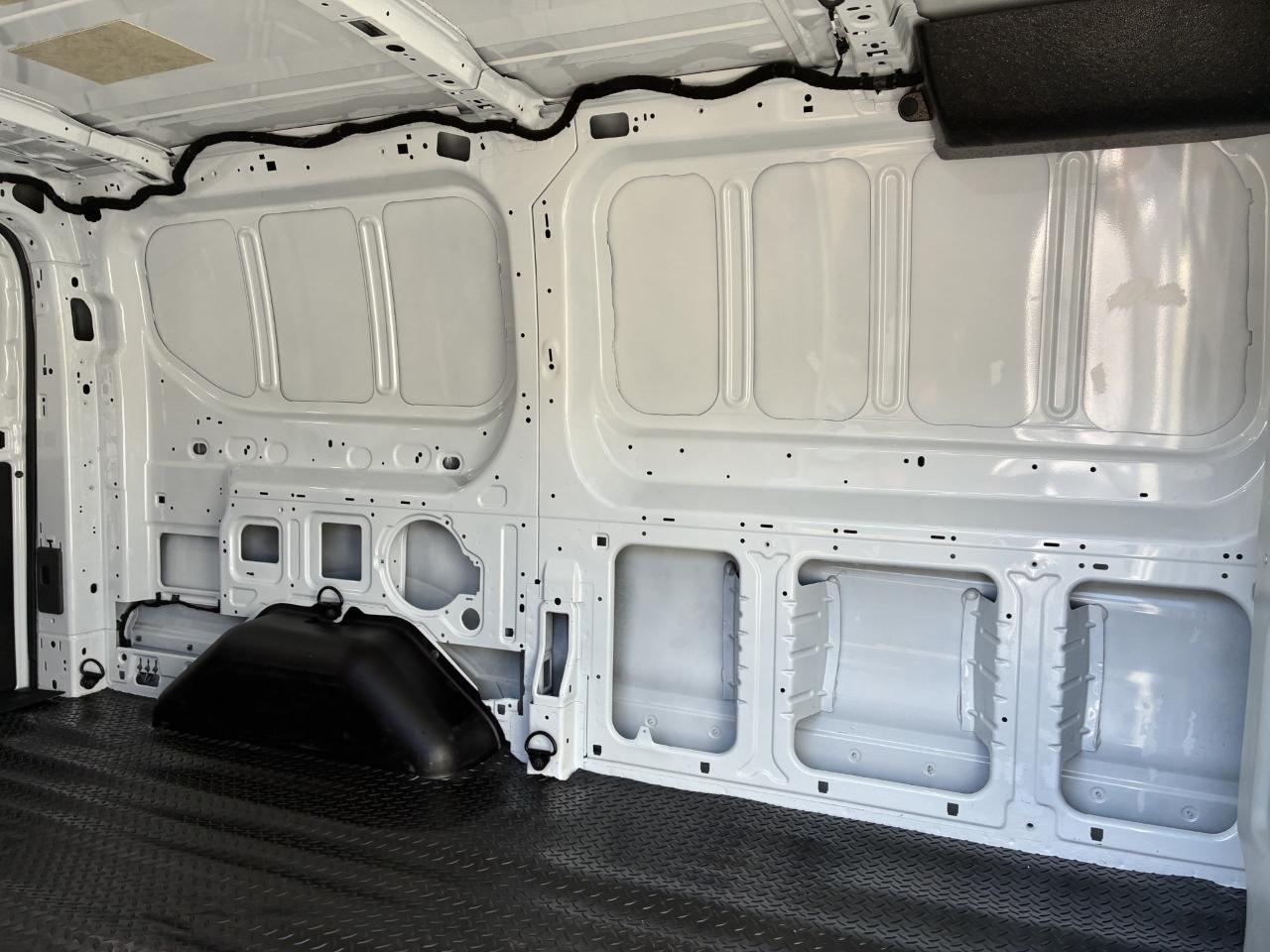 Ford Transit 150 Van Low Roof w/Sliding Pass. 130-in. WB 2020