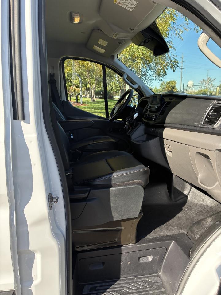 Ford Transit 150 Van Low Roof w/Sliding Pass. 130-in. WB 2020