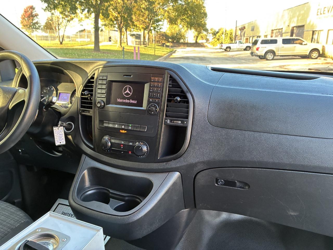 Mercedes-Benz Metris Cargo Van 2017