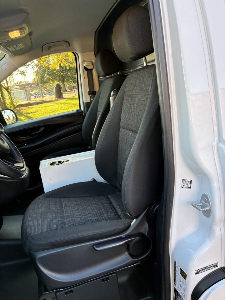 Mercedes-Benz Metris Cargo Van 2017