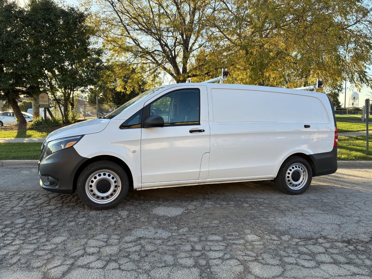 Mercedes-Benz Metris Cargo Van 2017