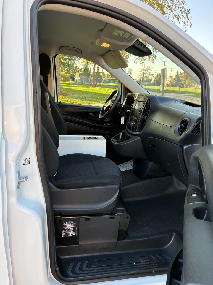 Mercedes-Benz Metris Cargo Van 2017