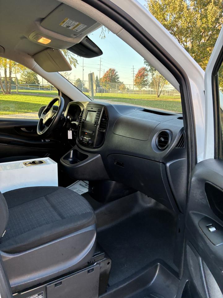 Mercedes-Benz Metris Cargo Van 2017