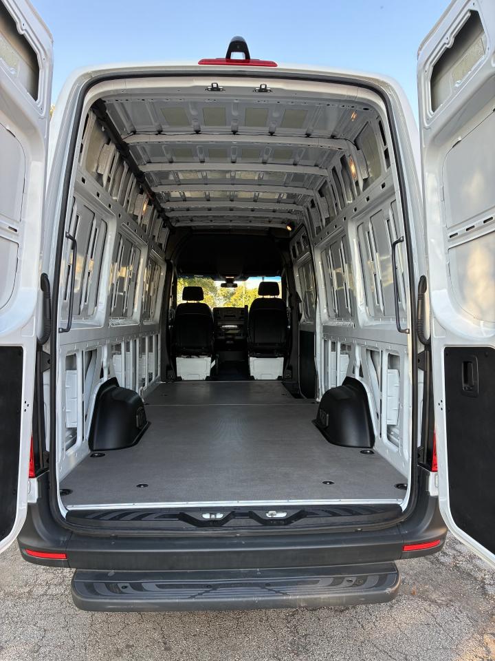 Mercedes-Benz Sprinter 2500 170-in. WB 2025