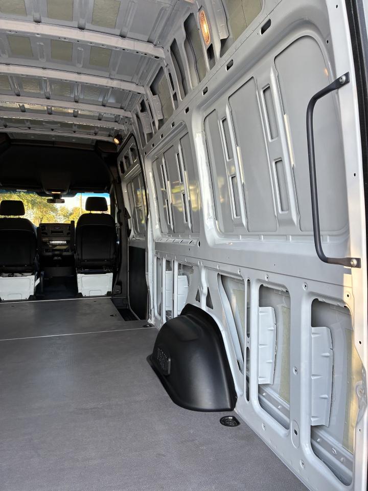 Mercedes-Benz Sprinter 2500 170-in. WB 2025