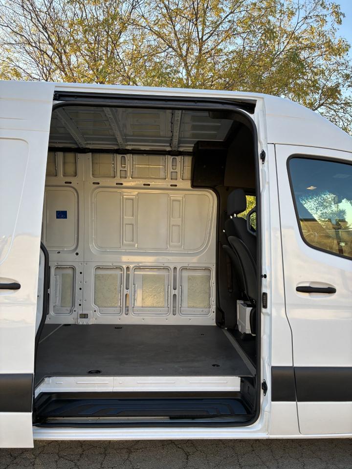 Mercedes-Benz Sprinter 2500 170-in. WB 2025