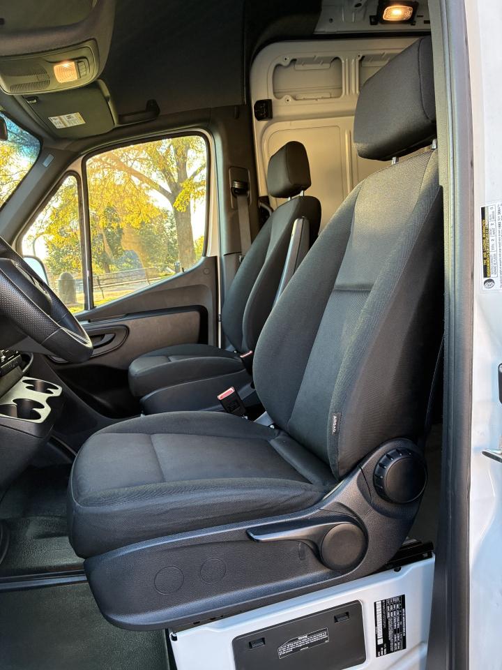 Mercedes-Benz Sprinter 2500 170-in. WB 2025