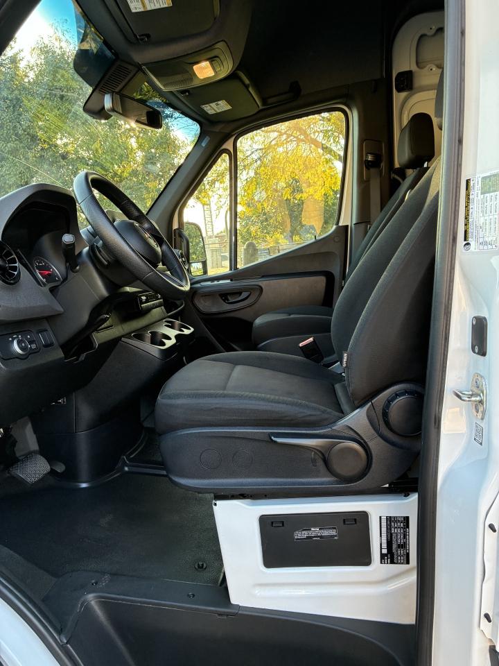 Mercedes-Benz Sprinter 2500 170-in. WB 2025