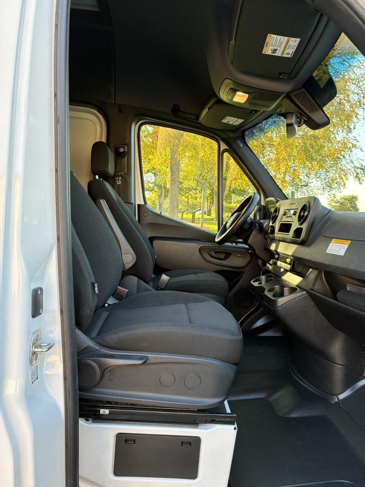 Mercedes-Benz Sprinter 2500 170-in. WB 2025