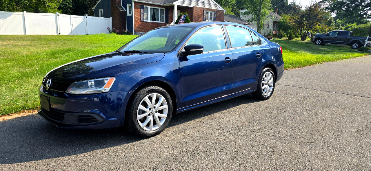 Volkswagen Jetta SEL 4D Sedan 2012 Volkswagen Jetta SEL 4D Sedan 2012