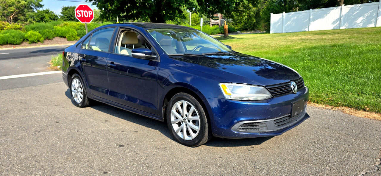 Volkswagen Jetta SEL 4D Sedan 2012 Volkswagen Jetta SEL 4D Sedan 2012