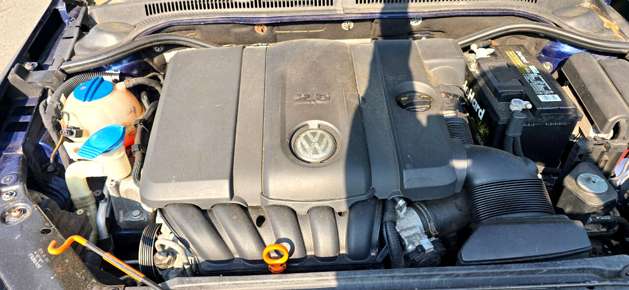 Volkswagen Jetta SEL 4D Sedan 2012 Volkswagen Jetta SEL 4D Sedan 2012