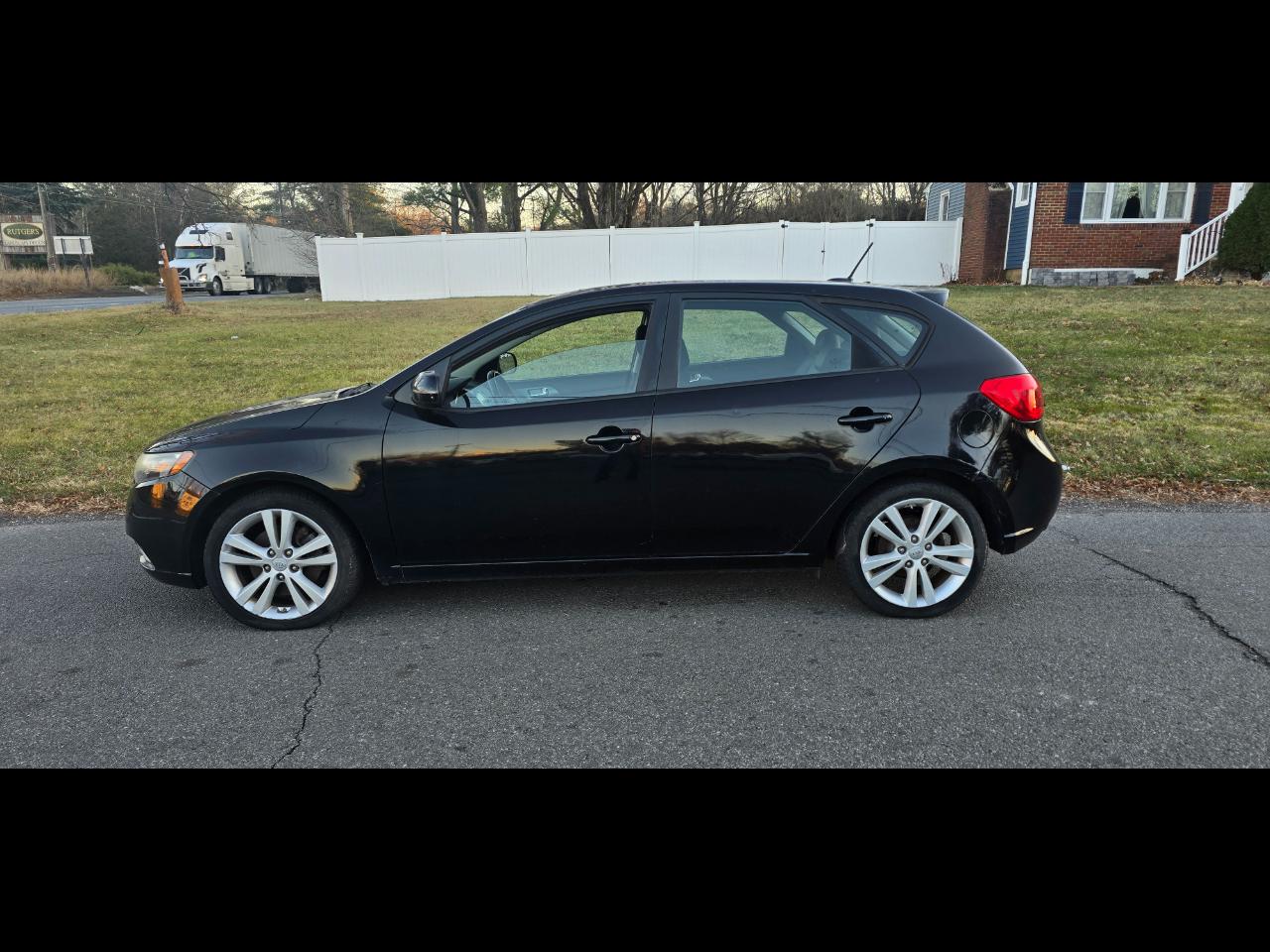2013 Kia Forte 5-Door SX