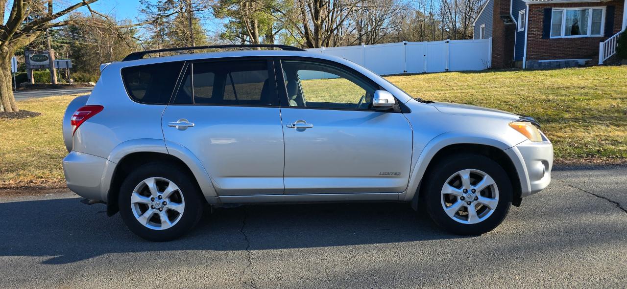 Toyota RAV4 Limited V6 4WD 2009