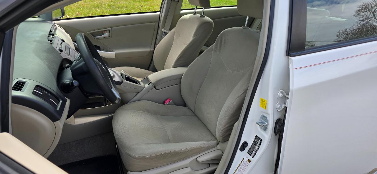 Toyota Prius Prius V 2010