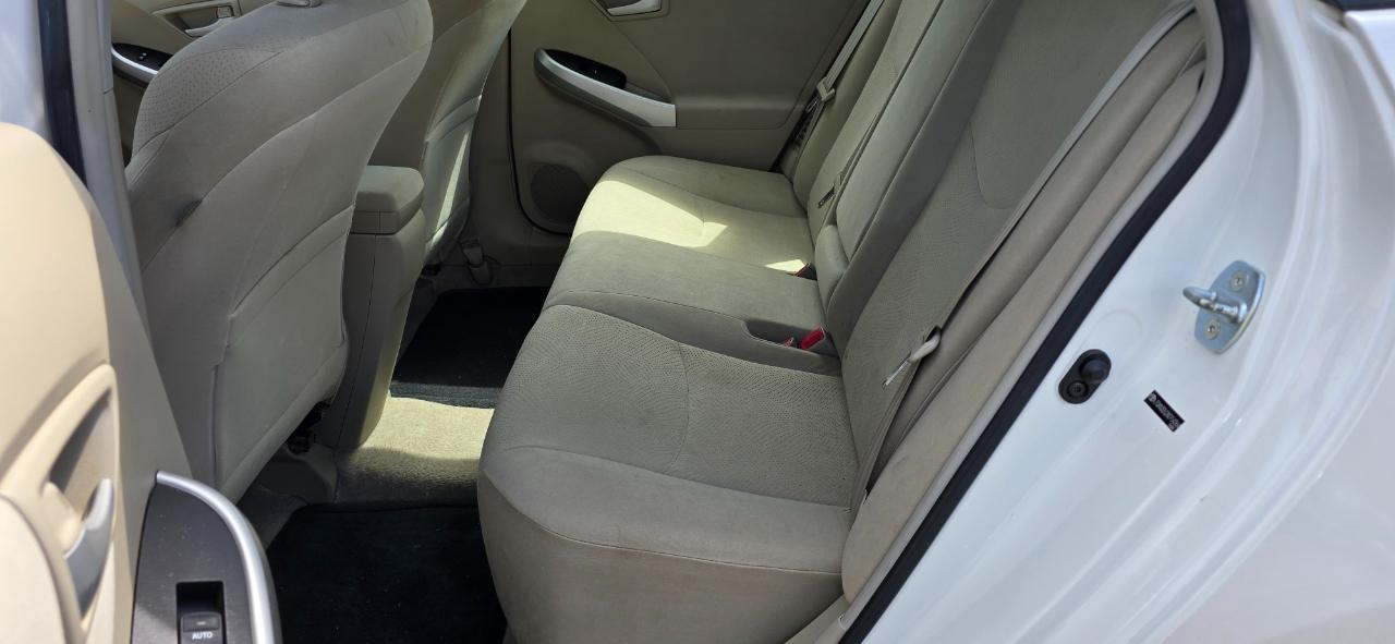 Toyota Prius Prius V 2010