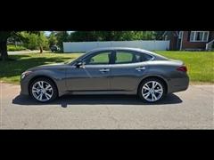 2015 Infiniti Q70 
