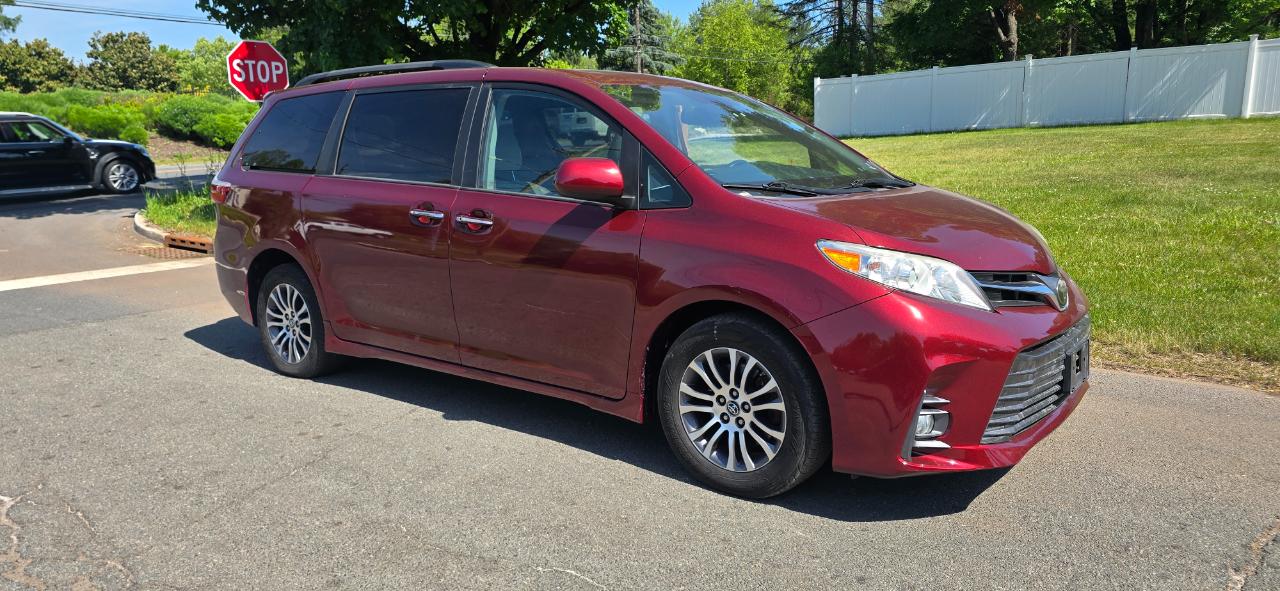 Toyota Sienna Limited Premium 7-Passenger 2019