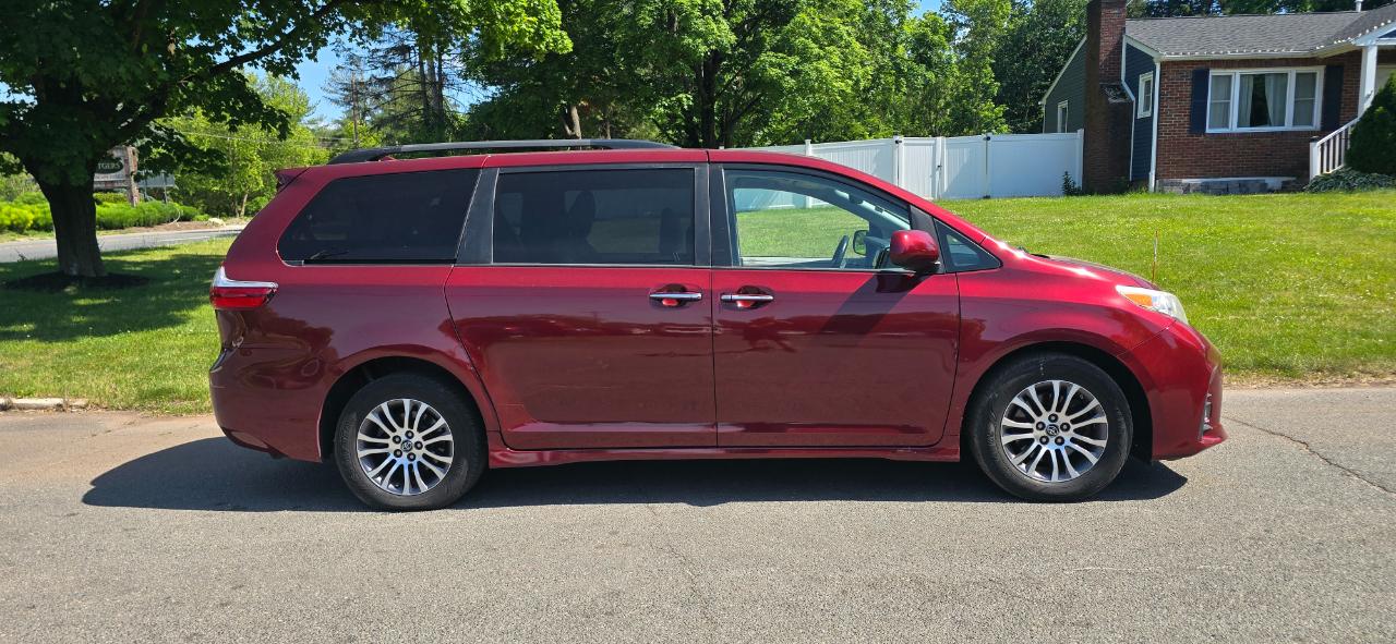 Toyota Sienna Limited Premium 7-Passenger 2019