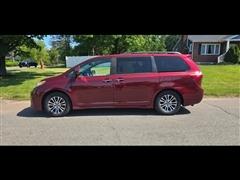2019 Toyota Sienna 