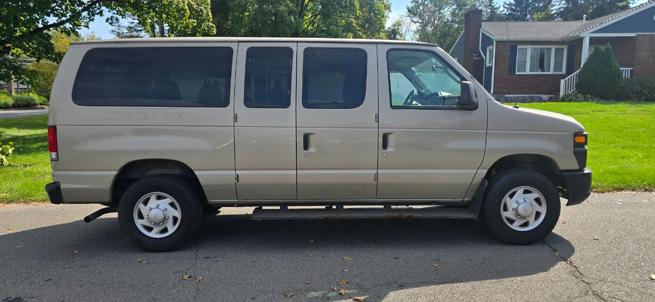 Ford Econoline E-250 2014