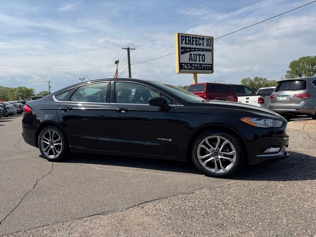 Ford Fusion Hybrid SE FWD 2017