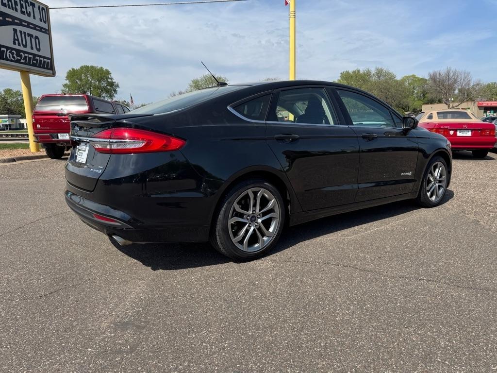Ford Fusion Hybrid SE FWD 2017
