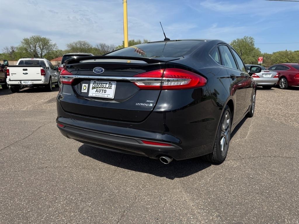 Ford Fusion Hybrid SE FWD 2017