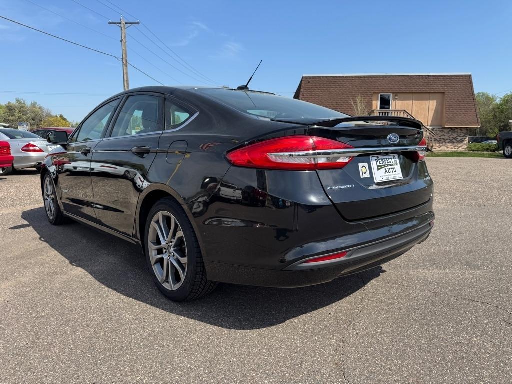 Ford Fusion Hybrid SE FWD 2017