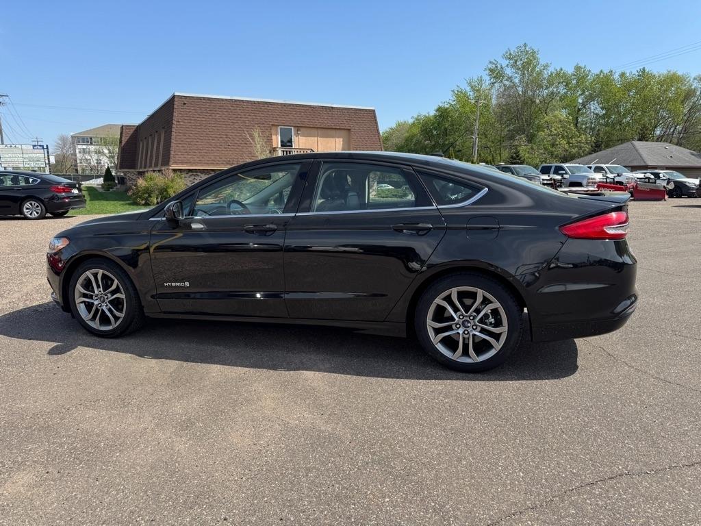 Ford Fusion Hybrid SE FWD 2017