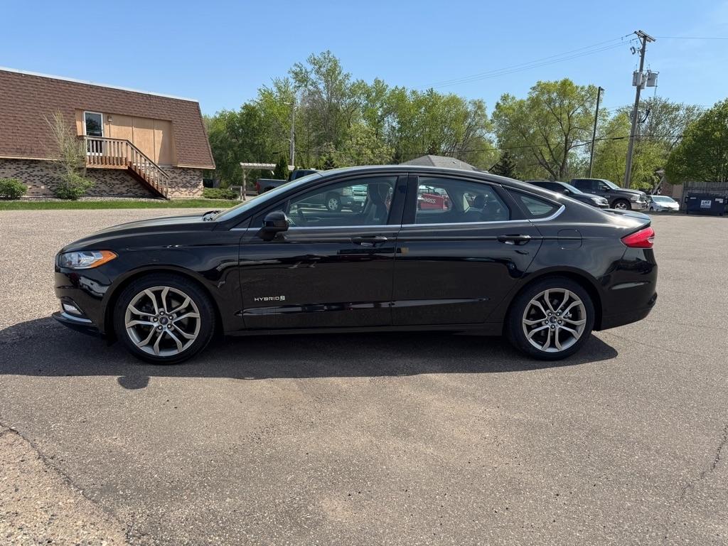 Ford Fusion Hybrid SE FWD 2017