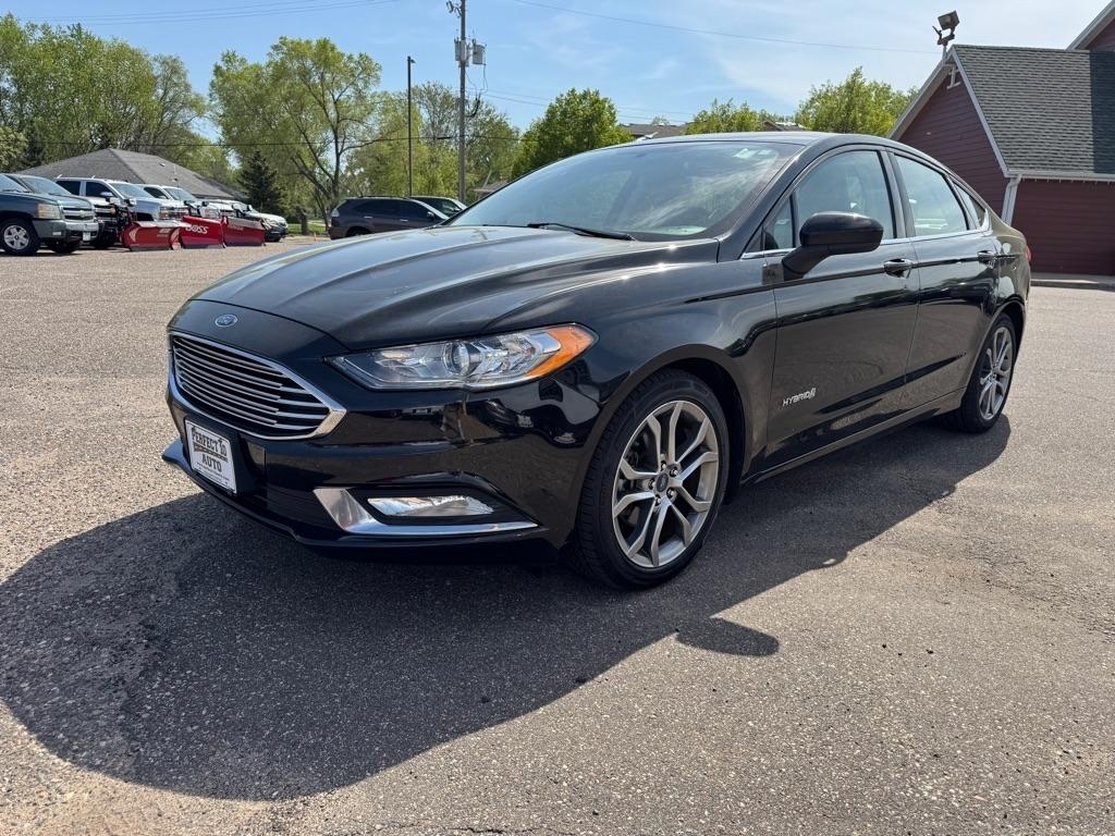 Ford Fusion Hybrid SE FWD 2017