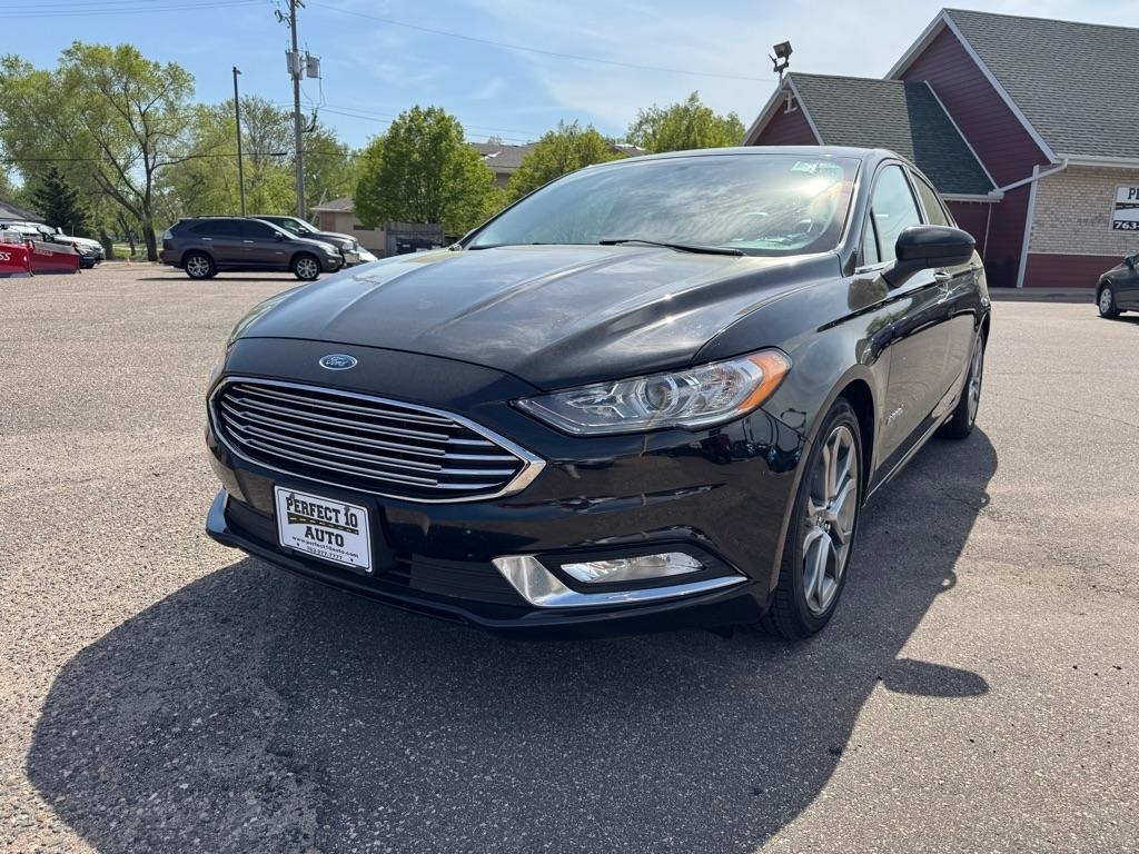 Ford Fusion Hybrid SE FWD 2017