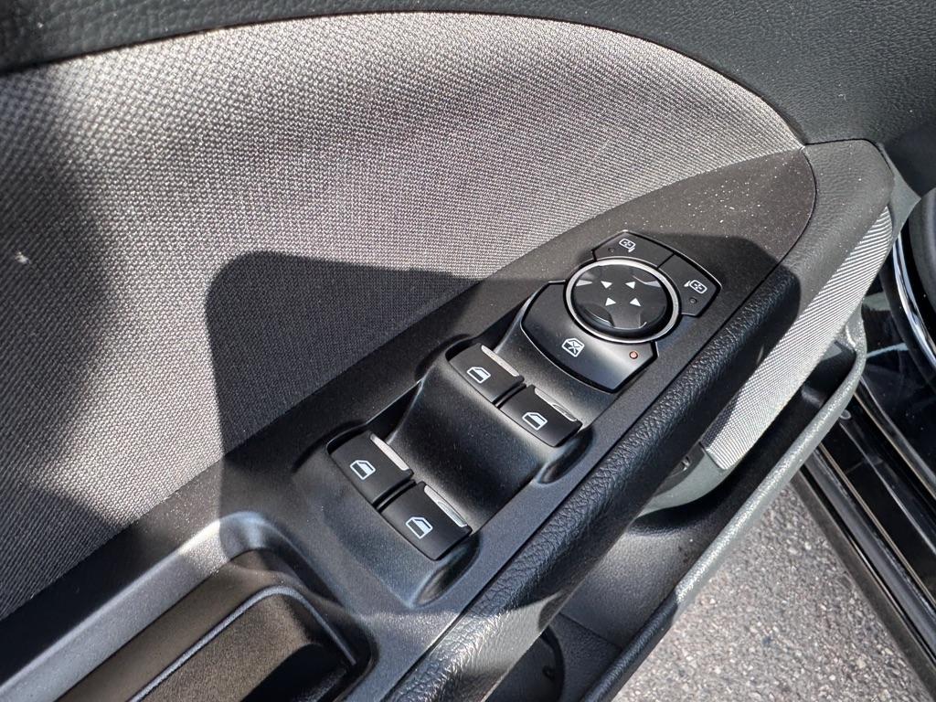 Ford Fusion Hybrid SE FWD 2017