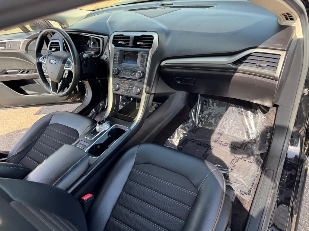 Ford Fusion Hybrid SE FWD 2017