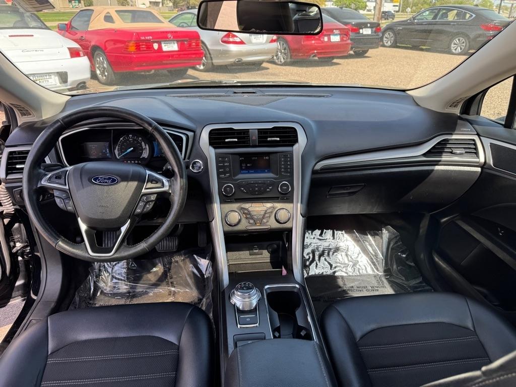 Ford Fusion Hybrid SE FWD 2017