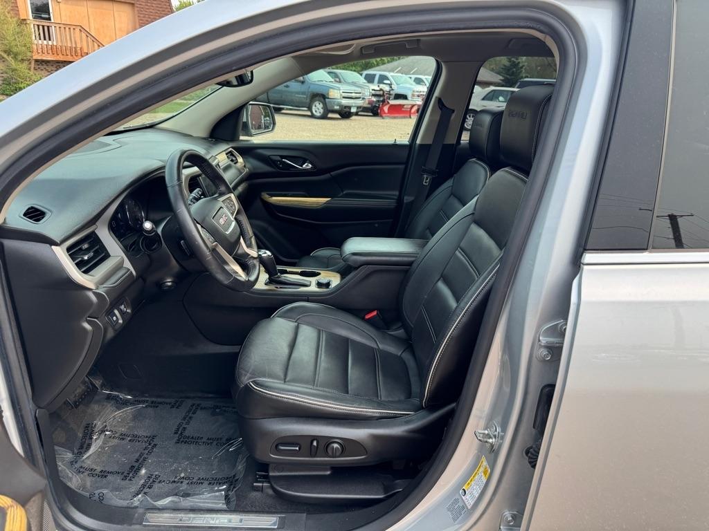 GMC Acadia AWD 4dr Denali 2017