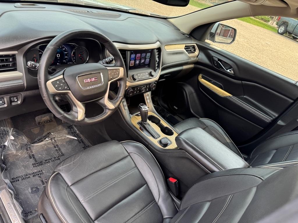 GMC Acadia AWD 4dr Denali 2017