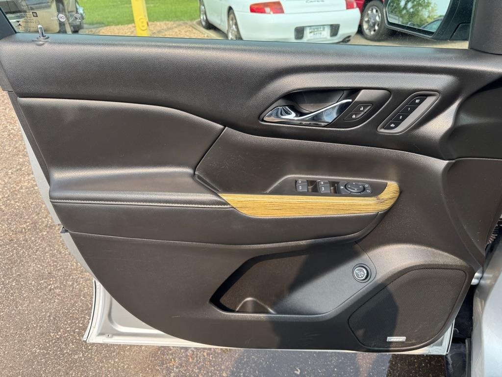 GMC Acadia AWD 4dr Denali 2017