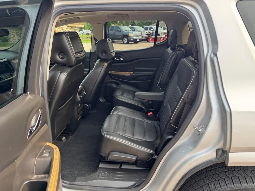 GMC Acadia AWD 4dr Denali 2017