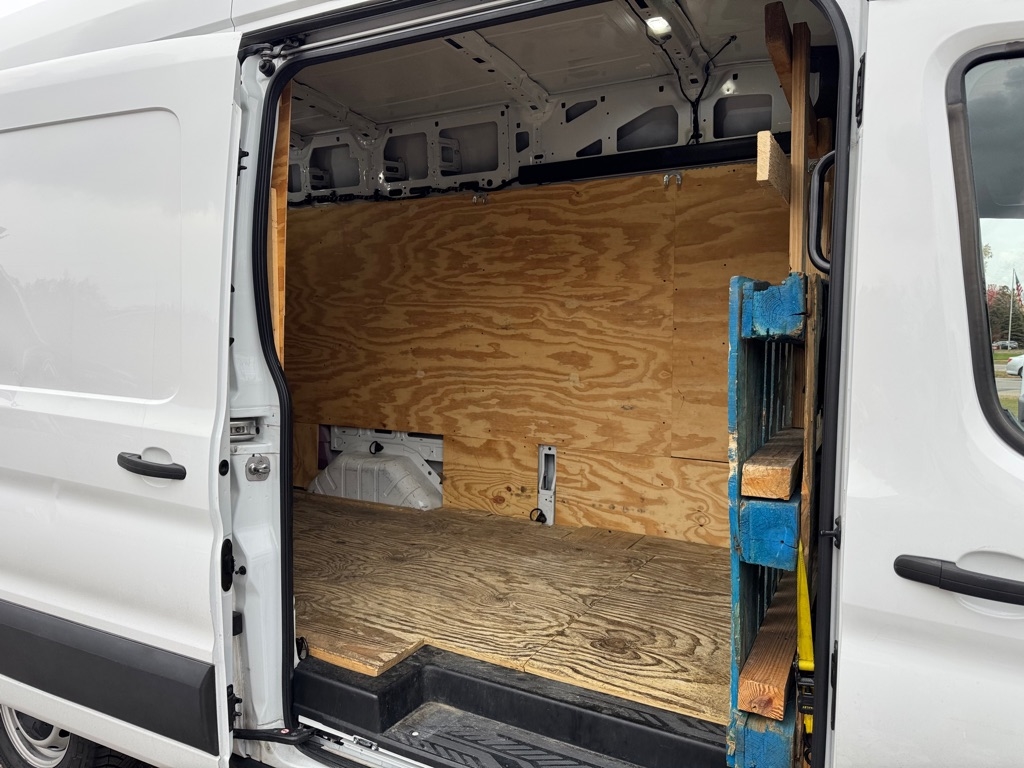 Ford Transit Cargo Van T-250 148" Hi Rf 9070 GVWR RWD 2020 Ford Transit Cargo Van T-250 148" Hi Rf 9070 GVWR RWD 2020