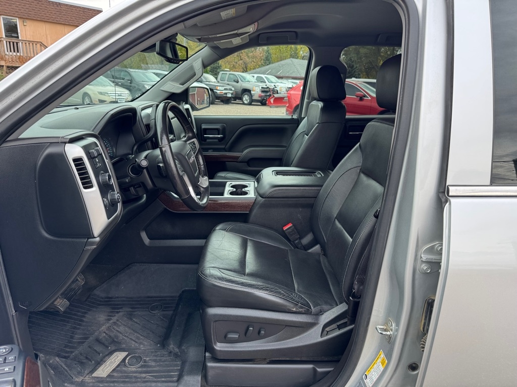 GMC Sierra 1500 4WD Crew Cab 143.5" SLT 2017 GMC Sierra 1500 4WD Crew Cab 143.5" SLT 2017